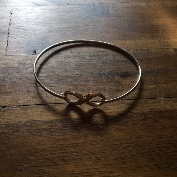 Everlasting Infinity Silver Bracelet - Picture 3 of 8